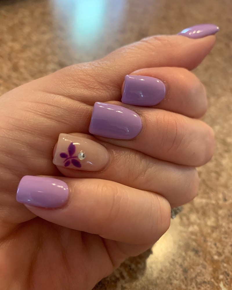 Frost Lilac Minimal Nails